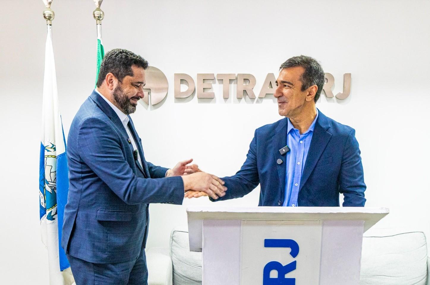Detran-RJ e Correios assinam contrato para entrega domiciliar gratuita de documentos 