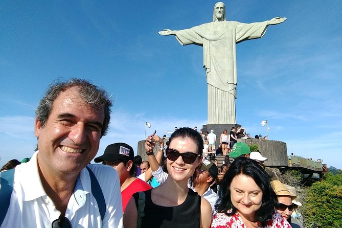 Após 21 anos, Rio de Janeiro avança na regulamentação de lei que exige guias de turismo em excursões