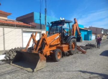 Prefeitura de Cabo Frio intensifica obras de drenagem no Jardim Caiçara para combater alagamentos