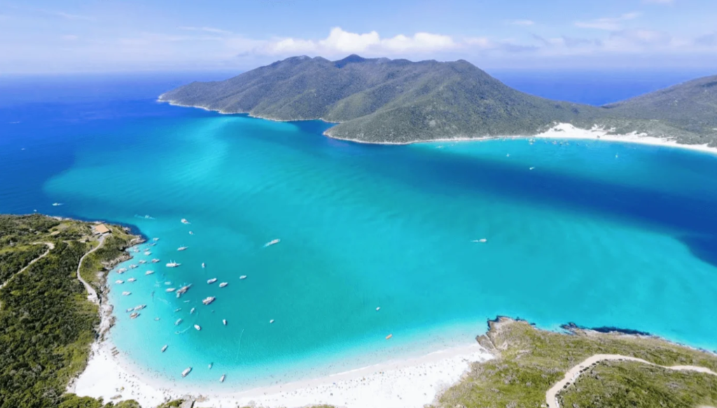Arraial do Cabo encanta com sua beleza cênica e se solidifica como um dos principais cartões postais do turismo nacional