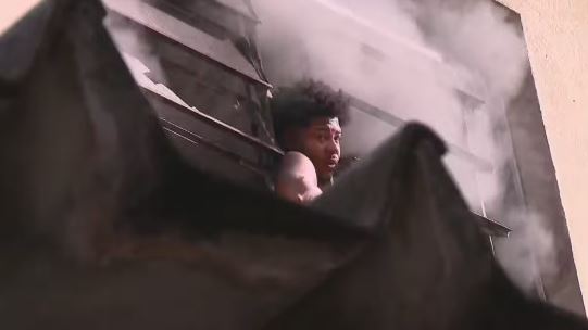 Incêndio destrói confecção em Ramos e deixa vários feridos; dez estão em estado grave