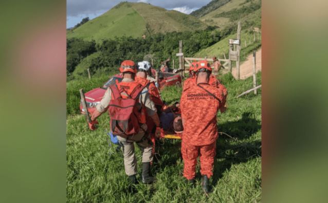 Praticante de parapente é resgatado após queda em área de difícil acesso em Tanguá
