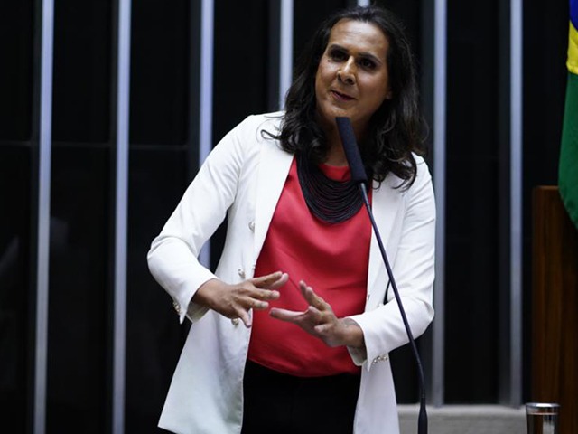 Nikolas finalmente acerta uma: Duda Salabert propõe moção de aplauso por 