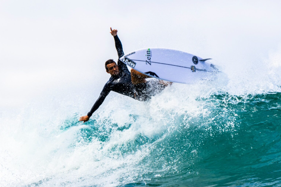 Surfe, Jornalismo e Propósito: Igor Moraes é o novo rosto da informação local nos mares do mundo