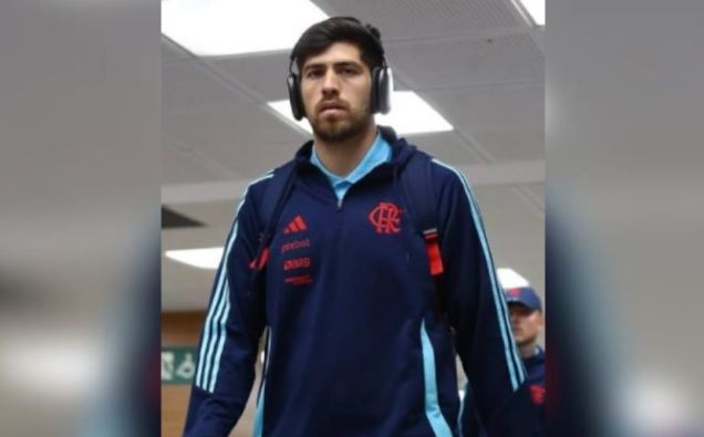 Carro blindado de goleiro do Flamengo é alvejado durante tentativa de assalto na Linha Amarela