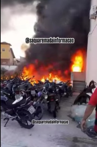 Incêndio de grandes proporções destrói motos apreendidas no pátio da 124ª DP de Saquarema