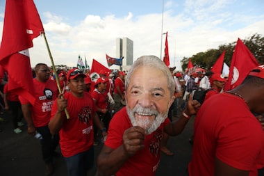 MST pressiona Lula por Reforma Agrária e critica agronegócio